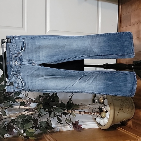 (#W106) 7 for all man kind distressed jeans, light wash, size: 26 - Picture 1 of 9